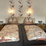 Haus Ingrid بيت ضيافة 3*